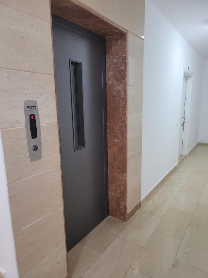 Sa Apartments! 2bd Flat 150m To The *