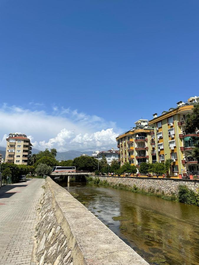Sa Apartments! 2bd Flat 150m To The *