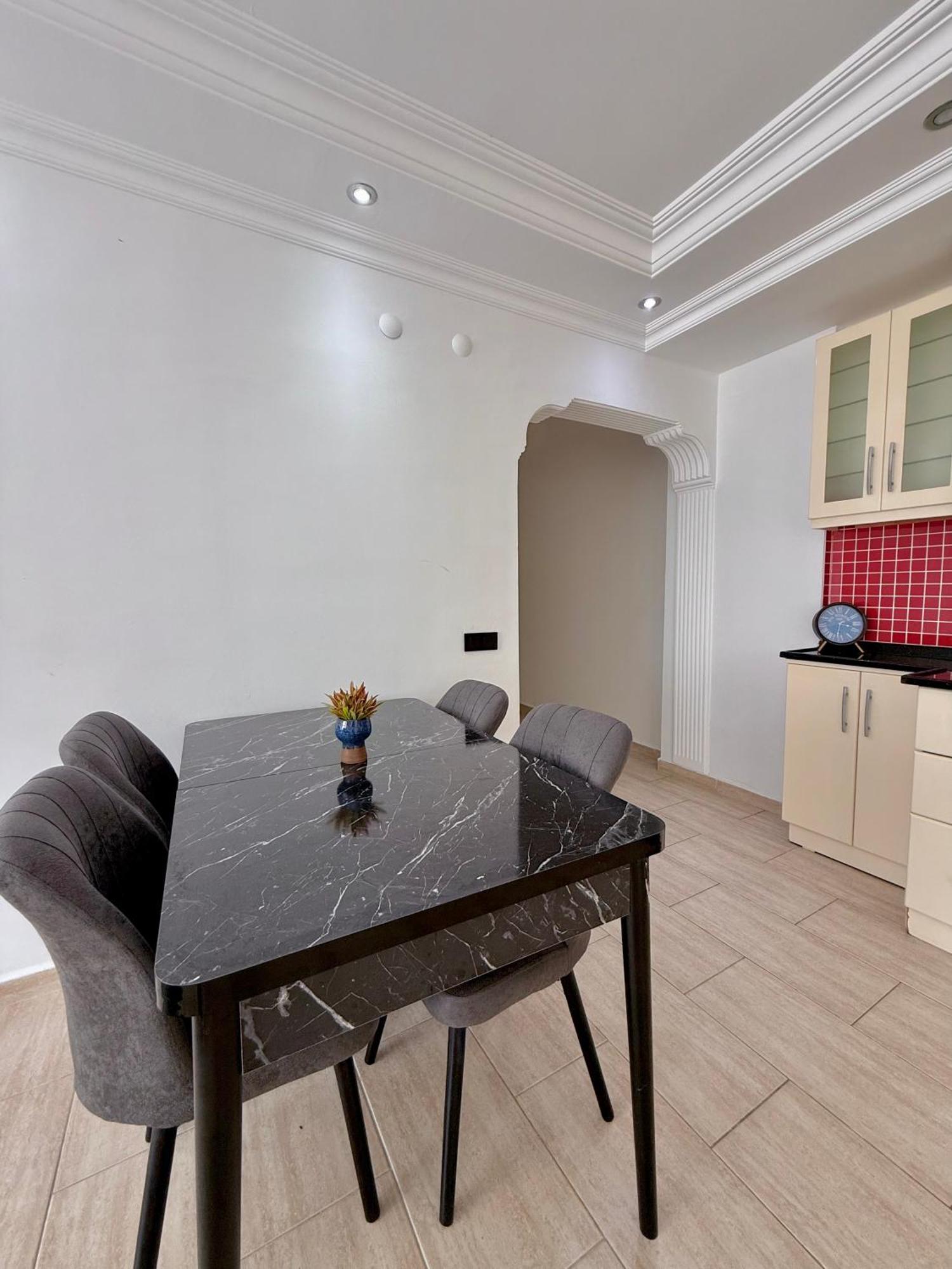 Sa Apartments! 2bd Flat 150m To The